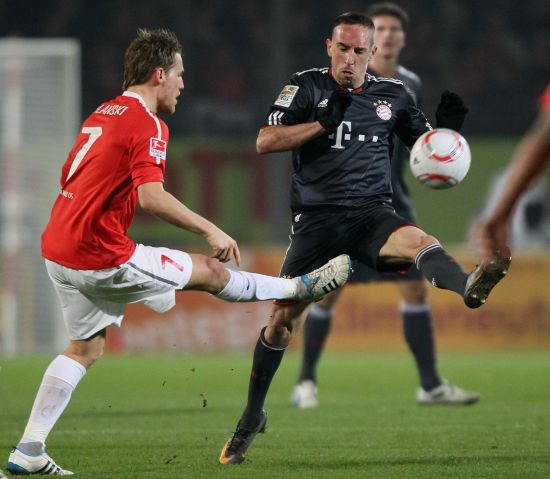 的控制权是 的控制权是