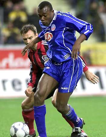 因伤缺阵 因伤缺阵